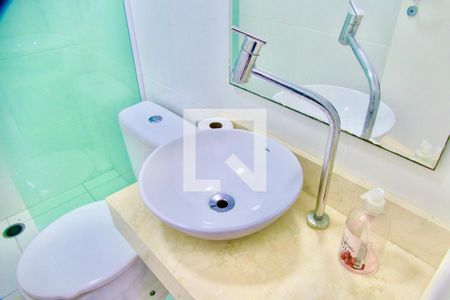 Apartamento à venda com 82m², 3 quartos e 1 vaga Apartamento à venda com 82m², 3 quartos e 1 vagaBanheiro social