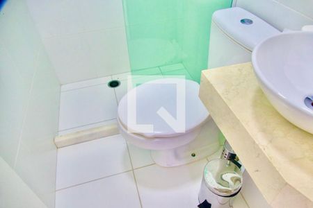 Apartamento à venda com 82m², 3 quartos e 1 vaga Apartamento à venda com 82m², 3 quartos e 1 vagaBanheiro social