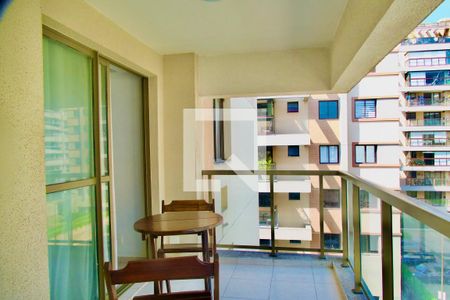 Apartamento à venda com 82m², 3 quartos e 1 vaga Apartamento à venda com 82m², 3 quartos e 1 vagaVaranda