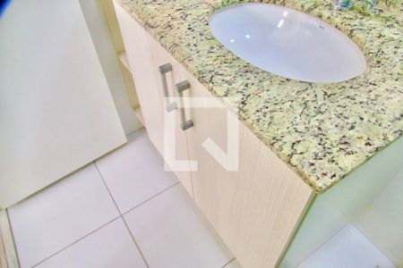 Apartamento à venda com 82m², 3 quartos e 1 vaga Apartamento à venda com 82m², 3 quartos e 1 vagaSuíte banheiro