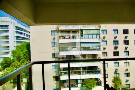 Sala vista  de apartamento para alugar com 3 quartos, 82m² em Recreio dos Bandeirantes, Rio de Janeiro