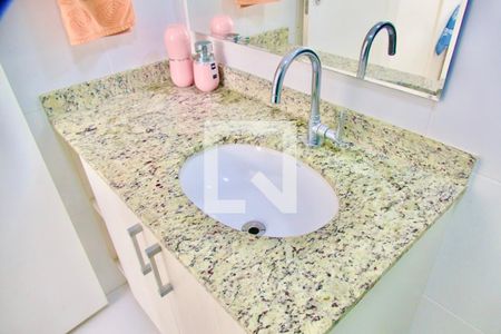 Apartamento à venda com 82m², 3 quartos e 1 vaga Apartamento à venda com 82m², 3 quartos e 1 vagaSuíte banheiro