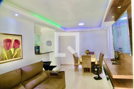 Apartamento à venda com 82m², 3 quartos e 1 vaga Apartamento à venda com 82m², 3 quartos e 1 vagaSala