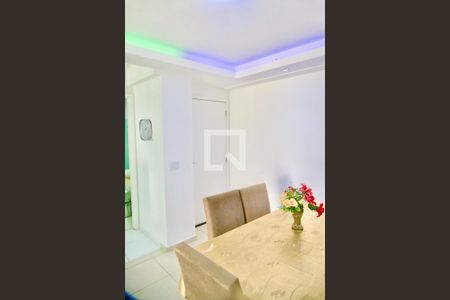 Apartamento à venda com 82m², 3 quartos e 1 vaga Apartamento à venda com 82m², 3 quartos e 1 vagaSala