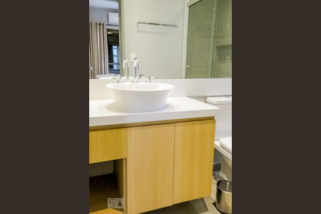 Banheiro de apartamento para alugar com 1 quarto, 42m² em Itaim Bibi, São Paulo