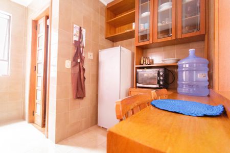 Cozinha de apartamento para alugar com 2 quartos, 60m² em Auxiliadora, Porto Alegre