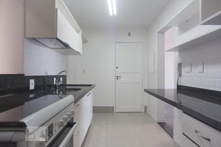 Cozinha de apartamento para alugar com 3 quartos, 168m² em Vila São Jorge, Campinas