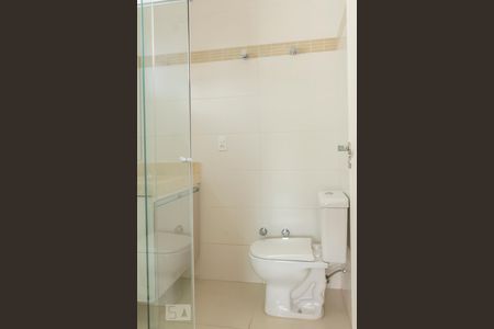 Apartamento à venda com 205m², 4 quartos e 6 vagasBanheiro 4