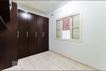 Quarto de casa para alugar com 3 quartos, 150m² em Jardim Roberto, Osasco