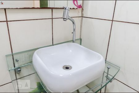 Banheiro de casa para alugar com 3 quartos, 150m² em Jardim Roberto, Osasco