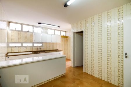 Casa de condomínio para alugar com 540m², 3 quartos e 2 vagasCozinha