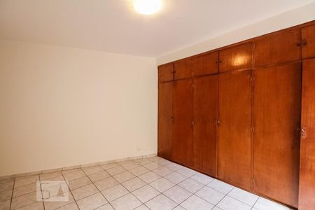 Casa de condomínio para alugar com 540m², 3 quartos e 2 vagasQuarto 2