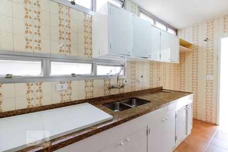 Casa de condomínio para alugar com 540m², 3 quartos e 2 vagasCozinha