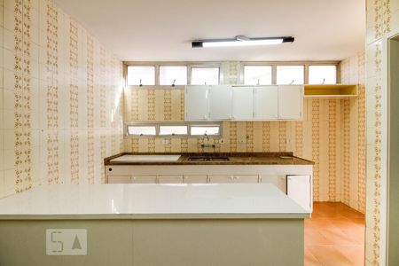 Casa de condomínio para alugar com 540m², 3 quartos e 2 vagasCozinha