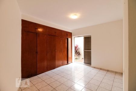 Casa de condomínio para alugar com 540m², 3 quartos e 2 vagasQuarto 2