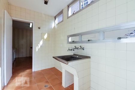 Casa de condomínio para alugar com 540m², 3 quartos e 2 vagasÁrea de Serviço