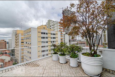 Apartamento para alugar com 260m², 2 quartos e 3 vagas Apartamento para alugar com 260m², 2 quartos e 3 vagasVaranda