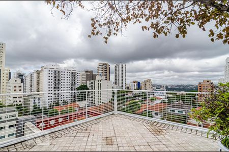 Apartamento para alugar com 260m², 2 quartos e 3 vagas Apartamento para alugar com 260m², 2 quartos e 3 vagasVaranda