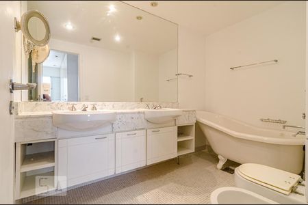 Apartamento para alugar com 260m², 2 quartos e 3 vagas Apartamento para alugar com 260m², 2 quartos e 3 vagasSuíte 1