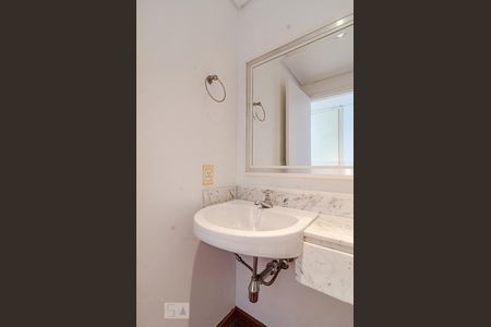 Apartamento para alugar com 260m², 2 quartos e 3 vagas Apartamento para alugar com 260m², 2 quartos e 3 vagasLavabo