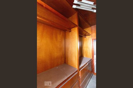 Apartamento para alugar com 700m², 4 quartos e 3 vagasQuarto de Serviço - Primeiro Piso