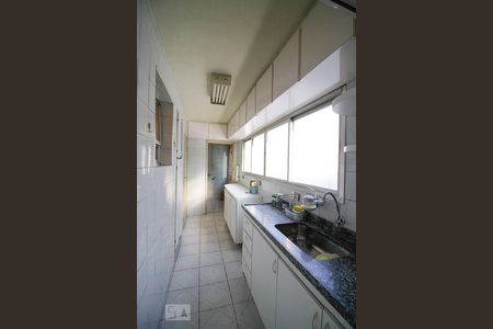 Apartamento à venda com 105m², 3 quartos e 1 vagaÁrea de Serviço