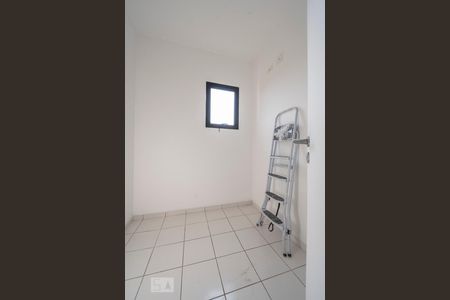 Apartamento à venda com 200m², 4 quartos e 4 vagas Apartamento à venda com 200m², 4 quartos e 4 vagasQuarto de serviço