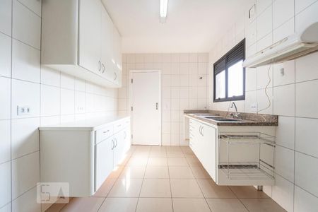 Apartamento à venda com 200m², 4 quartos e 4 vagas Apartamento à venda com 200m², 4 quartos e 4 vagasCozinha