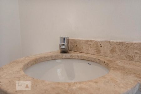 Apartamento à venda com 200m², 4 quartos e 4 vagas Apartamento à venda com 200m², 4 quartos e 4 vagasLavabo