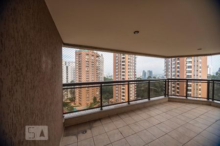 Apartamento à venda com 200m², 4 quartos e 4 vagas Apartamento à venda com 200m², 4 quartos e 4 vagasVista da Suíte 1