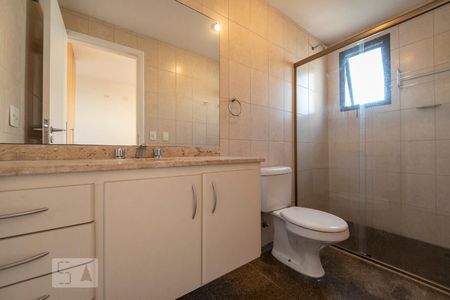 Apartamento à venda com 200m², 4 quartos e 4 vagas Apartamento à venda com 200m², 4 quartos e 4 vagasBanheiro da Suíte 2