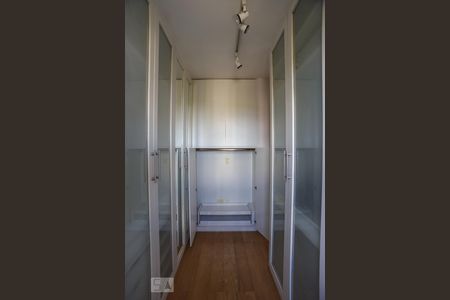 Apartamento para alugar com 101m², 2 quartos e 2 vagascloset