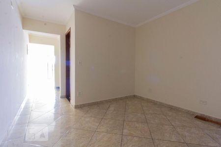 Casa para alugar com 3 quartos, 138m² em Vila Santa Delfina, São Paulo