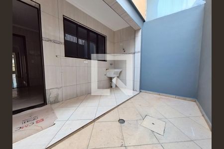 Casa à venda com 138m², 3 quartos e 2 vagasLavanderia