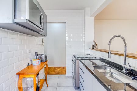 Cozinha de apartamento para alugar com 2 quartos, 61m² em Vila Olímpia, São Paulo