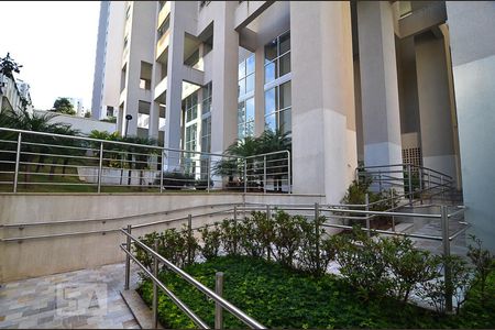 Apartamento para alugar com 103m², 2 quartos e 3 vagasEntrada