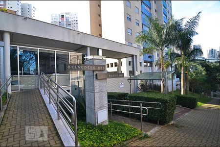 Apartamento para alugar com 103m², 2 quartos e 3 vagasEntrada