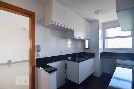 Apartamento para alugar com 103m², 2 quartos e 3 vagasCozinha