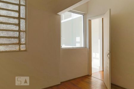 Quarto de Serviço de apartamento para alugar com 2 quartos, 130m² em Bela Vista, São Paulo