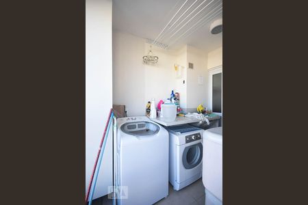 Apartamento para alugar com 70m², 2 quartos e 1 vagaÁrea de serviço