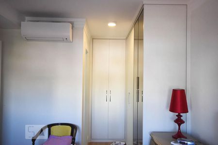Apartamento para alugar com 70m², 2 quartos e 1 vagaArmário da suíte 