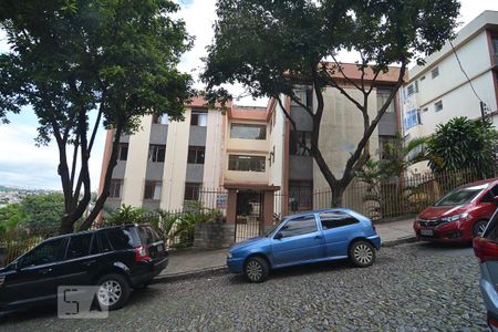 Apartamento à venda com 70m², 2 quartos e 1 vagaFachada