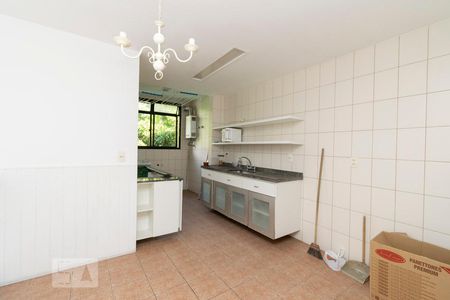 Apartamento à venda com 100m², 3 quartos e 2 vagas Apartamento à venda com 100m², 3 quartos e 2 vagasCozinha