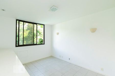 Apartamento à venda com 100m², 3 quartos e 2 vagas Apartamento à venda com 100m², 3 quartos e 2 vagasSuíte