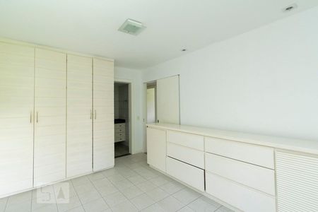 Apartamento à venda com 100m², 3 quartos e 2 vagas Apartamento à venda com 100m², 3 quartos e 2 vagasSuíte