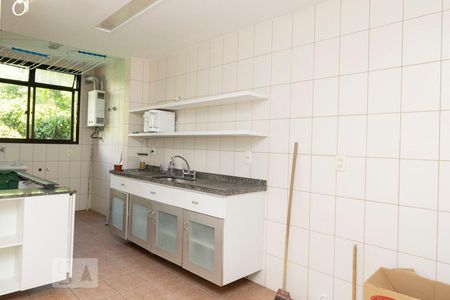 Apartamento à venda com 100m², 3 quartos e 2 vagas Apartamento à venda com 100m², 3 quartos e 2 vagasCozinha