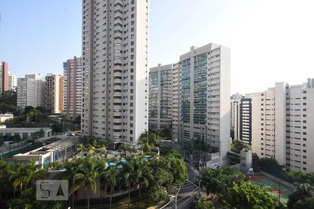 Apartamento para alugar com 220m², 3 quartos e 4 vagasVista