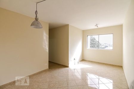 Sala de apartamento para alugar com 3 quartos, 69m² em Jardim Pinheiros, São Paulo