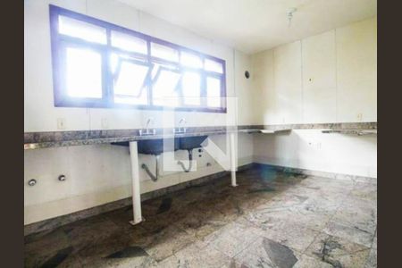 Casa à venda com 640m², 8 quartos e 6 vagas