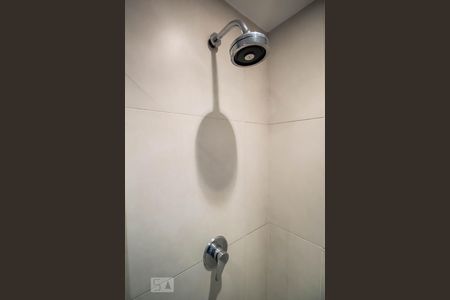 Banheiro detalhe de kitnet/studio à venda com 1 quarto, 60m² em Pinheiros, São Paulo